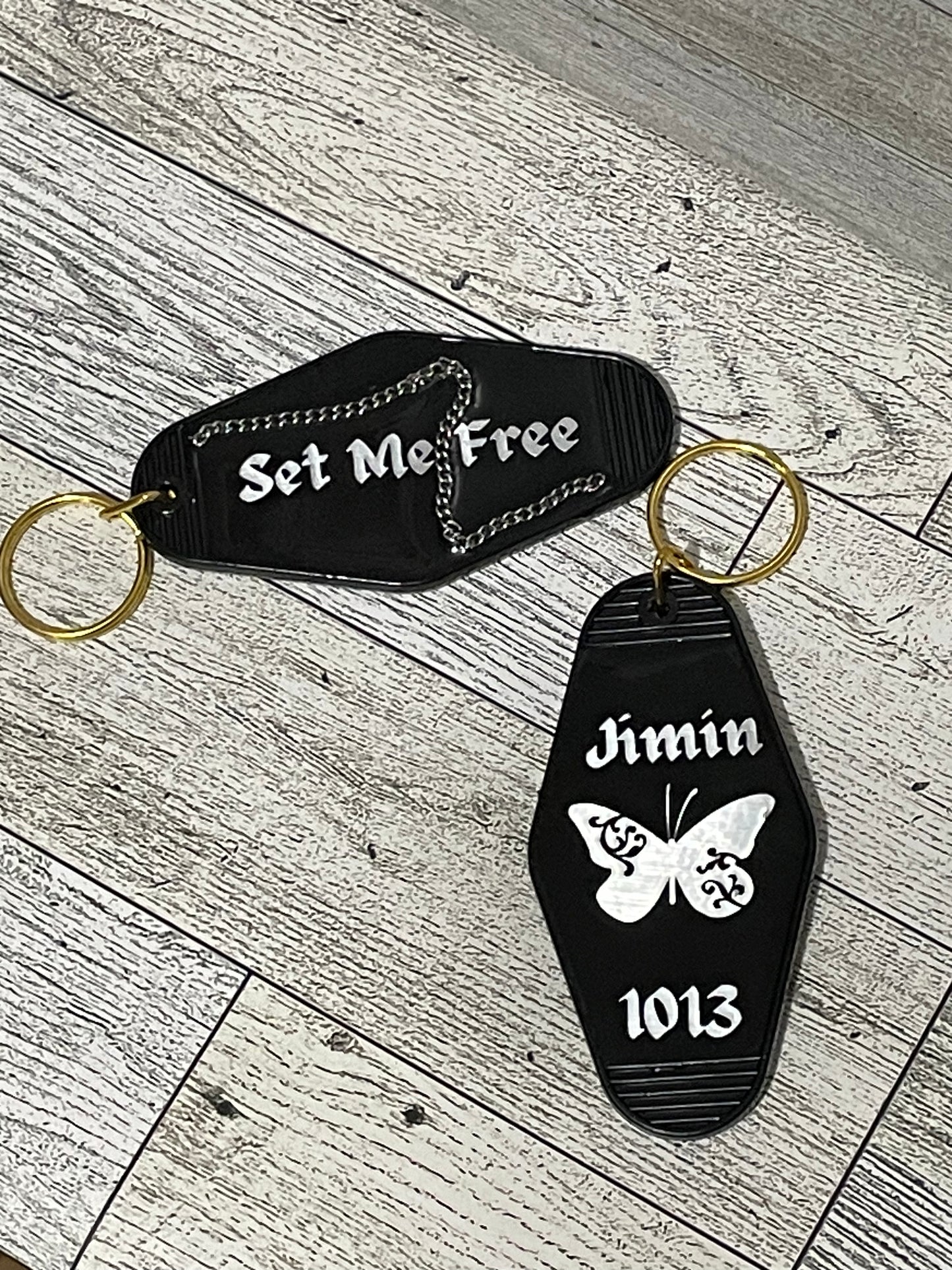 Set Me Free Keychain